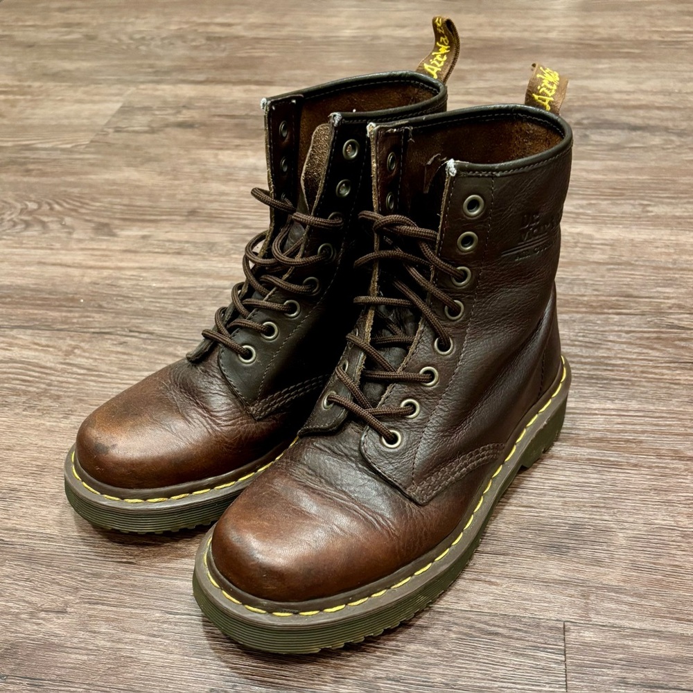 🥾 Brown Leather Dr. Martens Brown Leather Boots